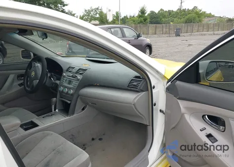 2009 Toyota Camry Le z USA, uszkodzony, nr VIN 4T1BE46K69U912482